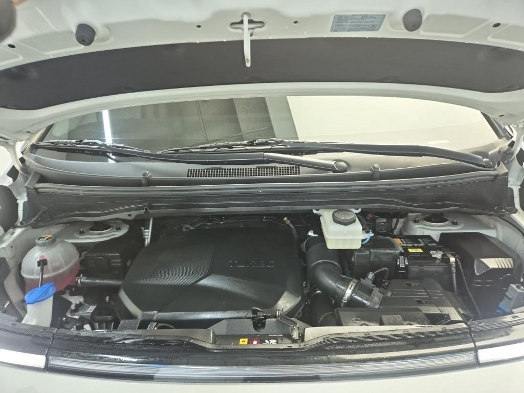 HYUNDAI Staria - Vista 5