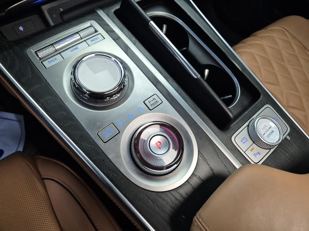 Genesis GV80 - Vista 8