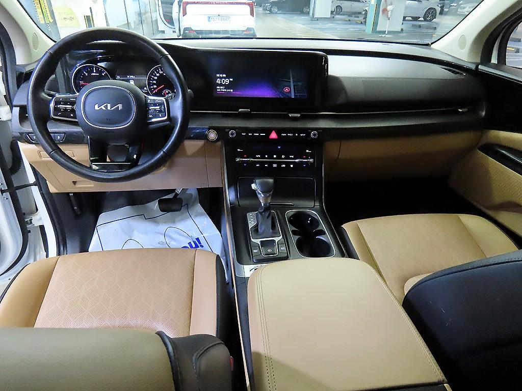 KIA Carnival - Vista 11