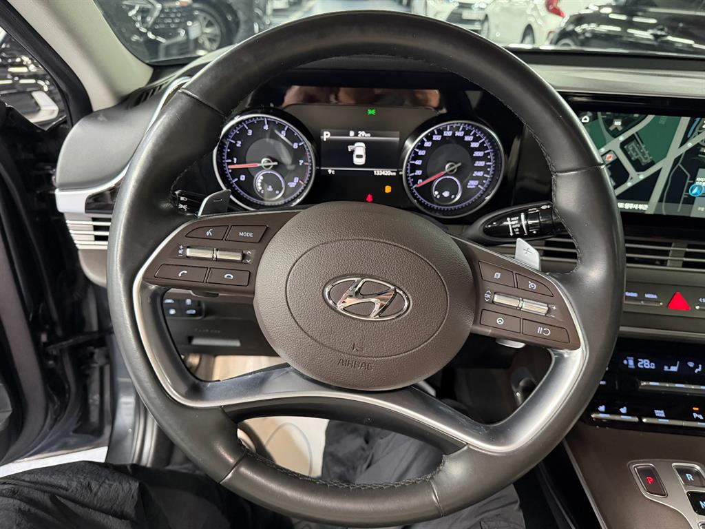 HYUNDAI Grandeur - Vista 12