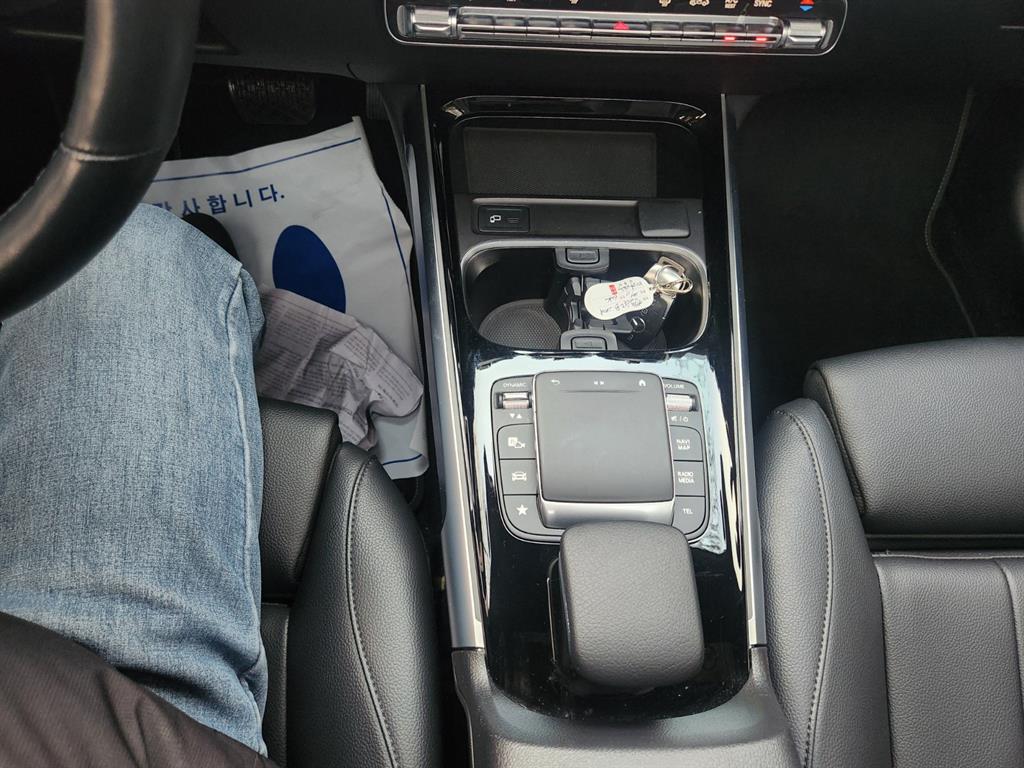 Mercedes Benz GLB Class 2023 Azul - Importación desde Corea - HF Imports Iquique - Foto 17