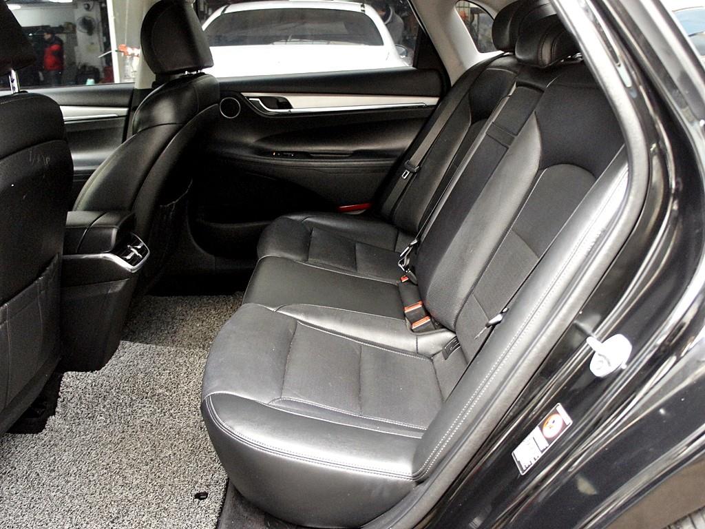 HYUNDAI Grandeur - Vista 11