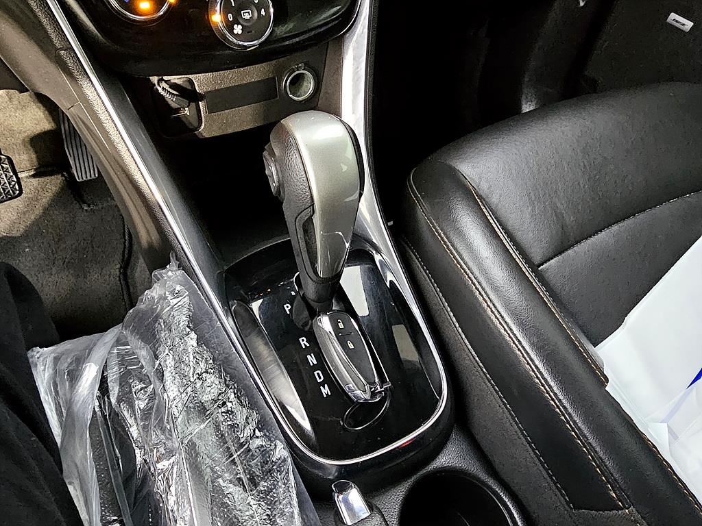 Chevrolet Trax 2018 Gris - Importación desde Corea - HF Imports Iquique - Foto 15