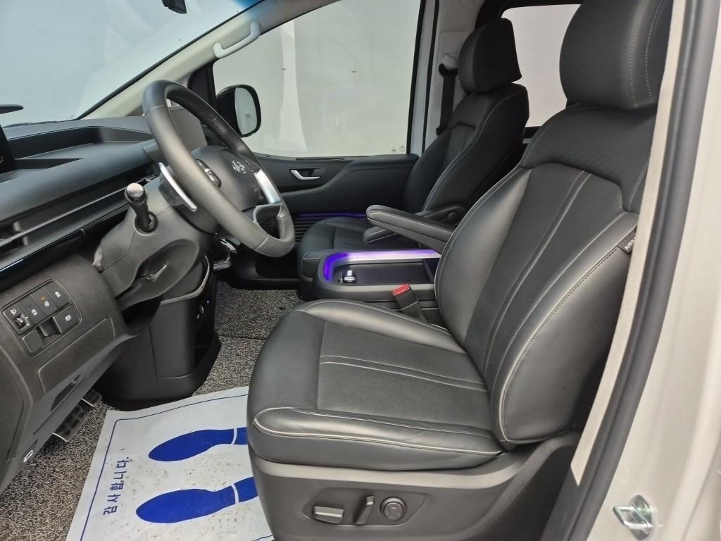 HYUNDAI Staria - Vista 11