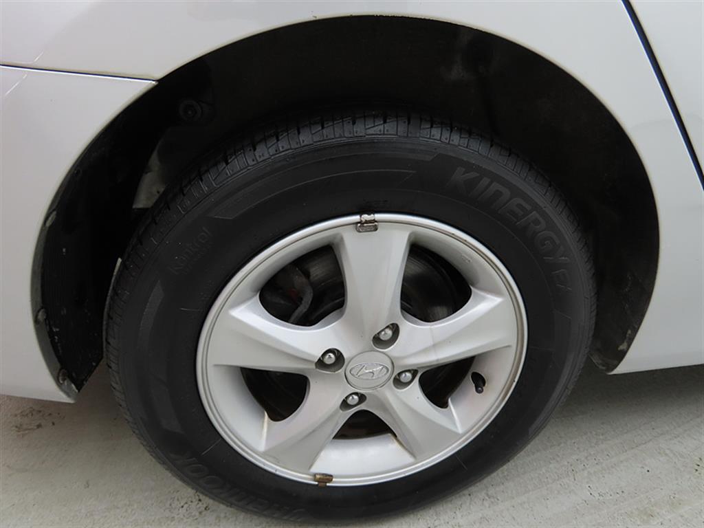 HYUNDAI Accent 2014 Plateado - Importación desde Corea - HF Imports Iquique - Foto 18