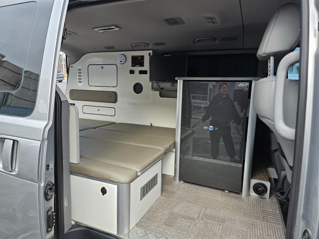 HYUNDAI Starex - Vista 12