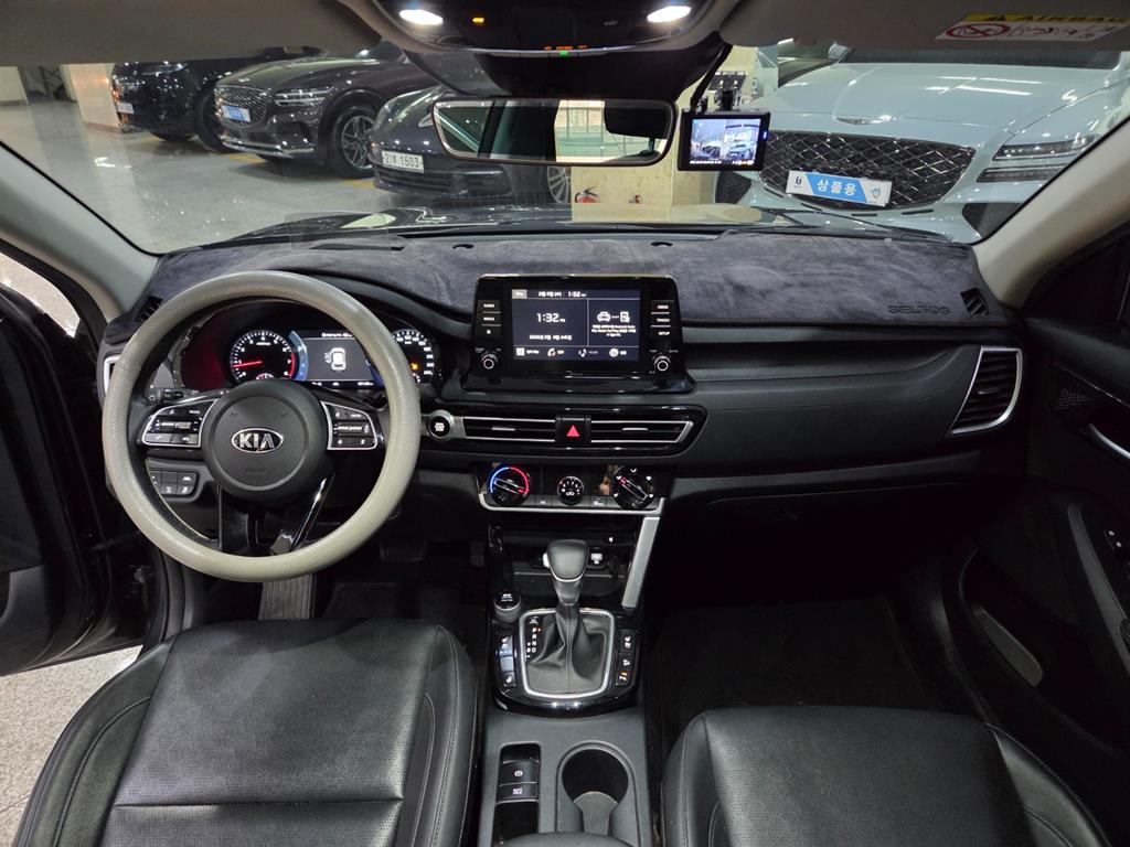 KIA Seltos - Vista 8