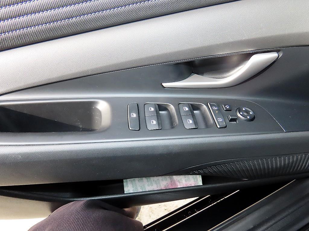 HYUNDAI Avante - Vista 11