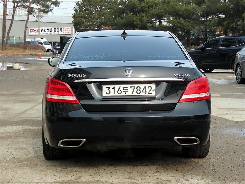 HYUNDAI Equus - Vista 4