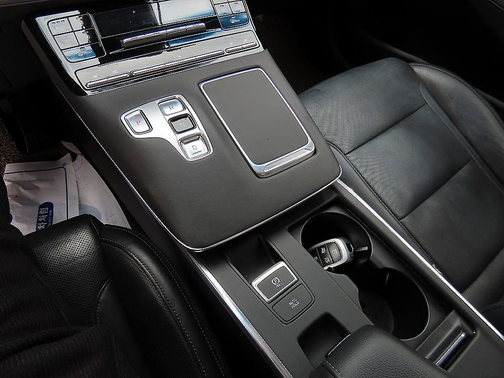 HYUNDAI Grandeur - Vista 10