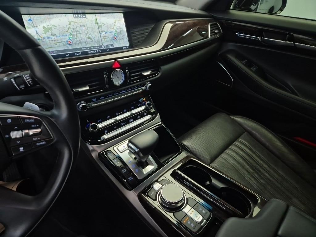 Genesis EQ900 - Vista 10