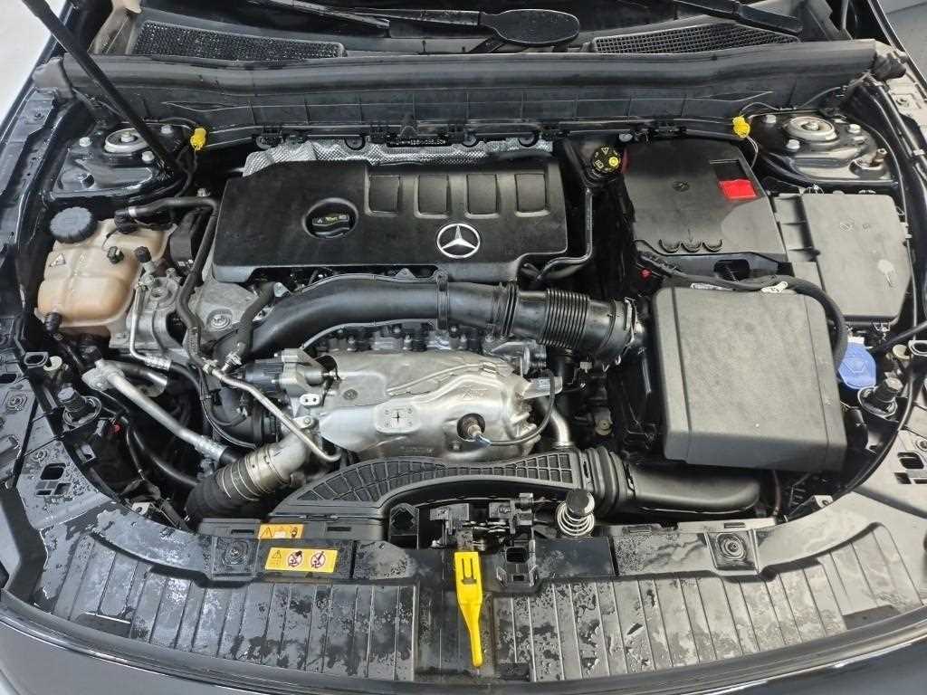 Mercedes Benz GLB Class - Vista 5