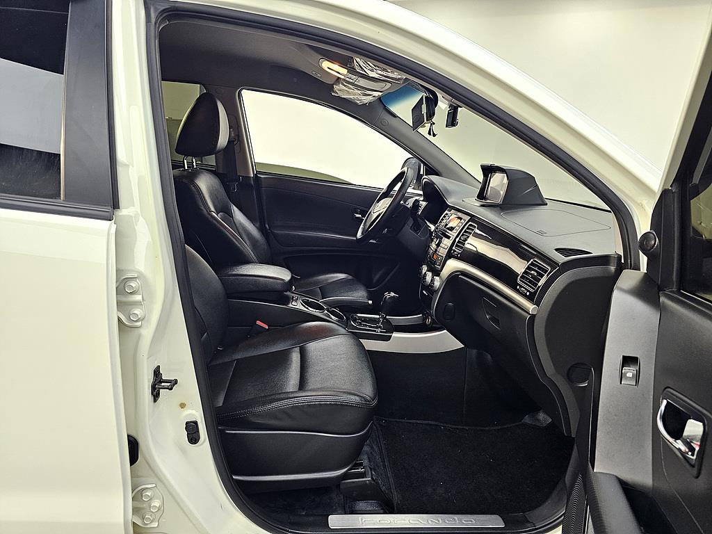 Ssangyong Korando - Vista 11