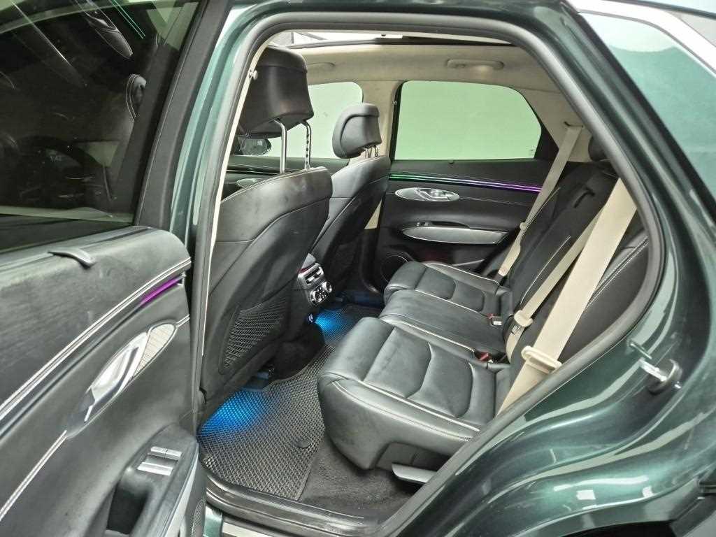 Genesis GV70 - Vista 12