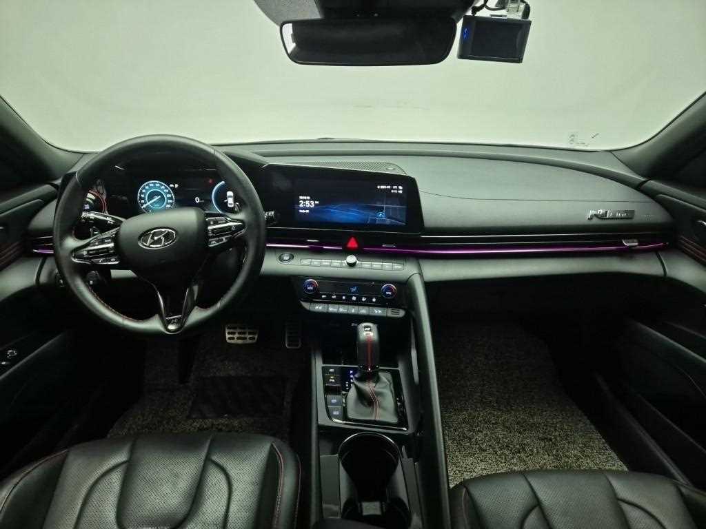 HYUNDAI Avante - Vista 7