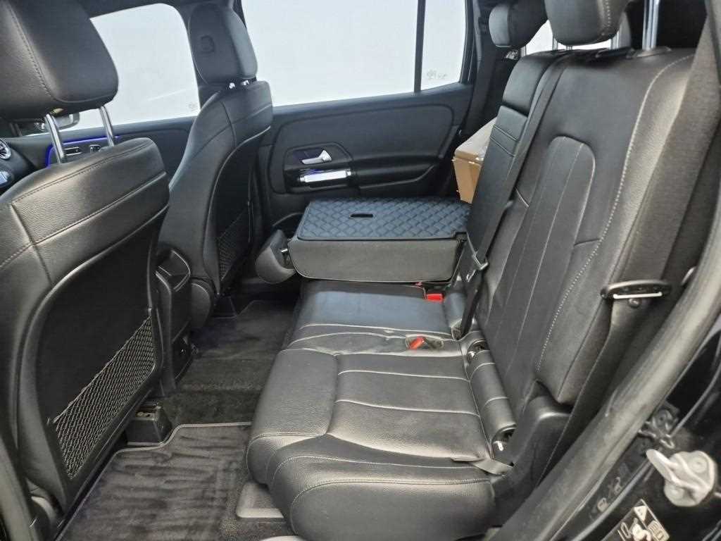 Mercedes Benz GLB Class - Vista 12