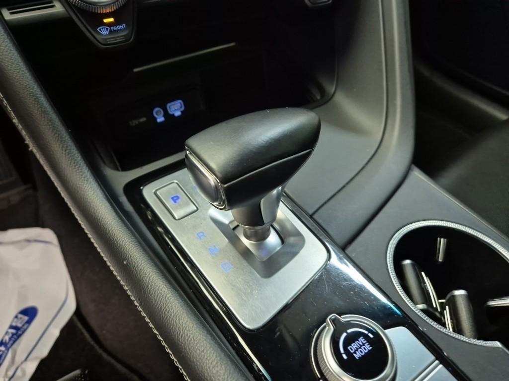 Genesis G70 - Vista 8