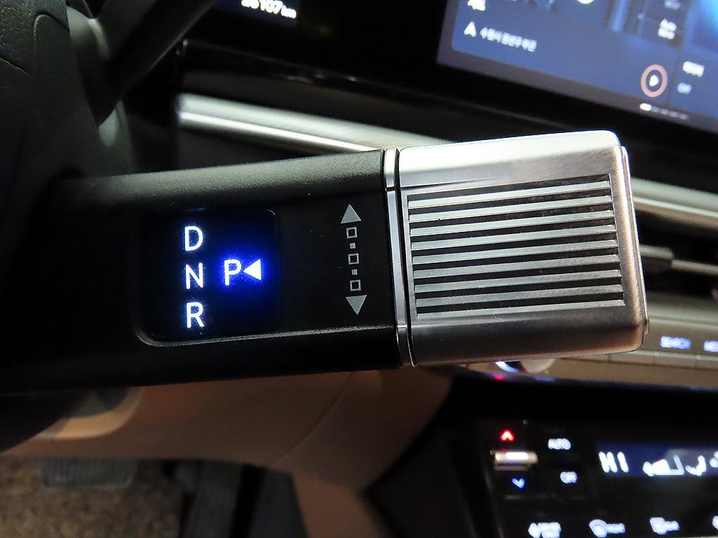 HYUNDAI Grandeur - Vista 12