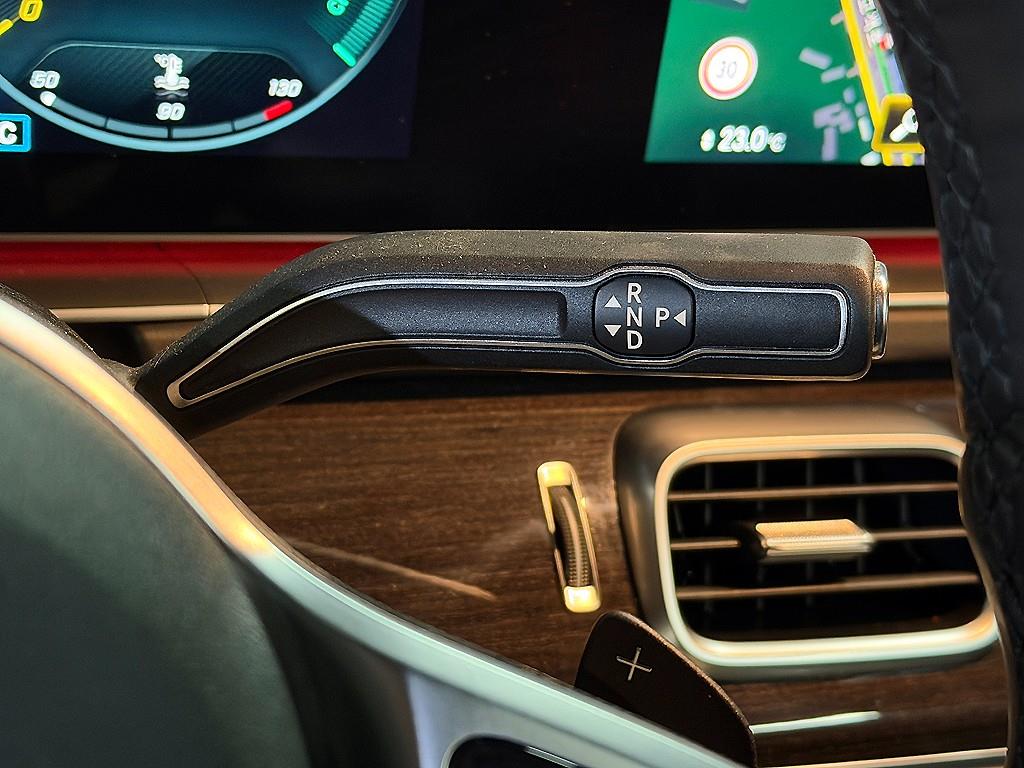 Mercedes Benz GLE Class - Vista 12