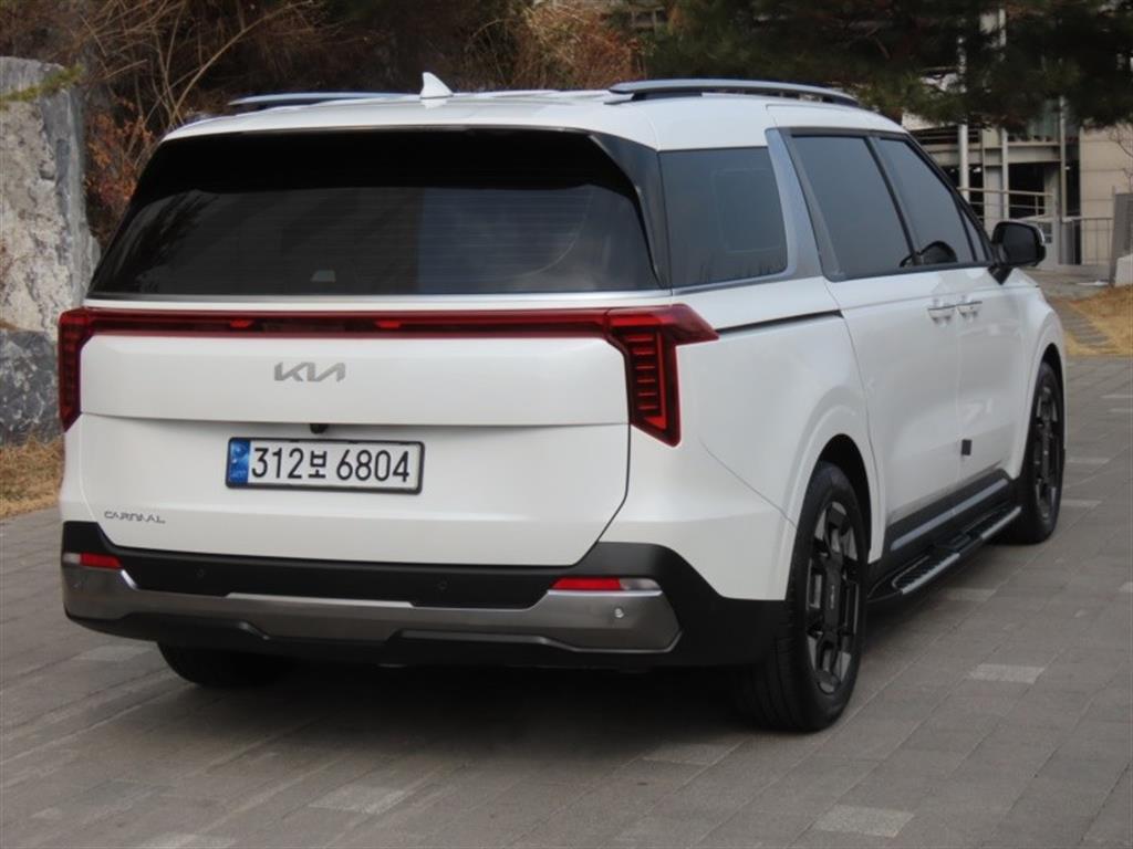 KIA Carnival - Vista 5