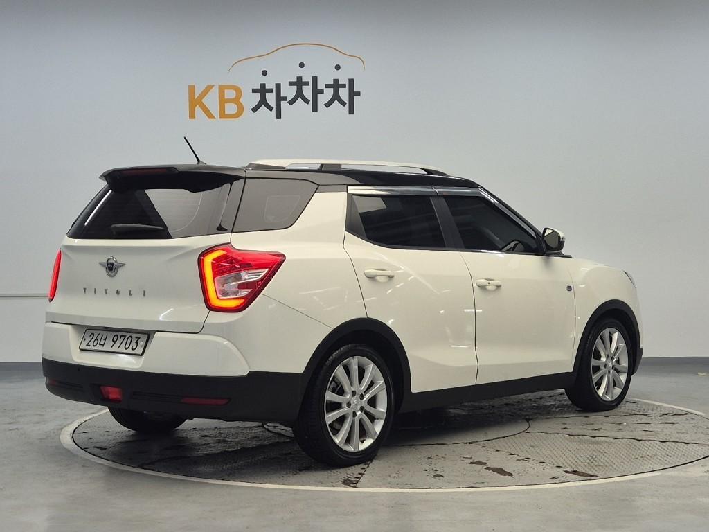 Ssangyong Tivoli - Vista 3