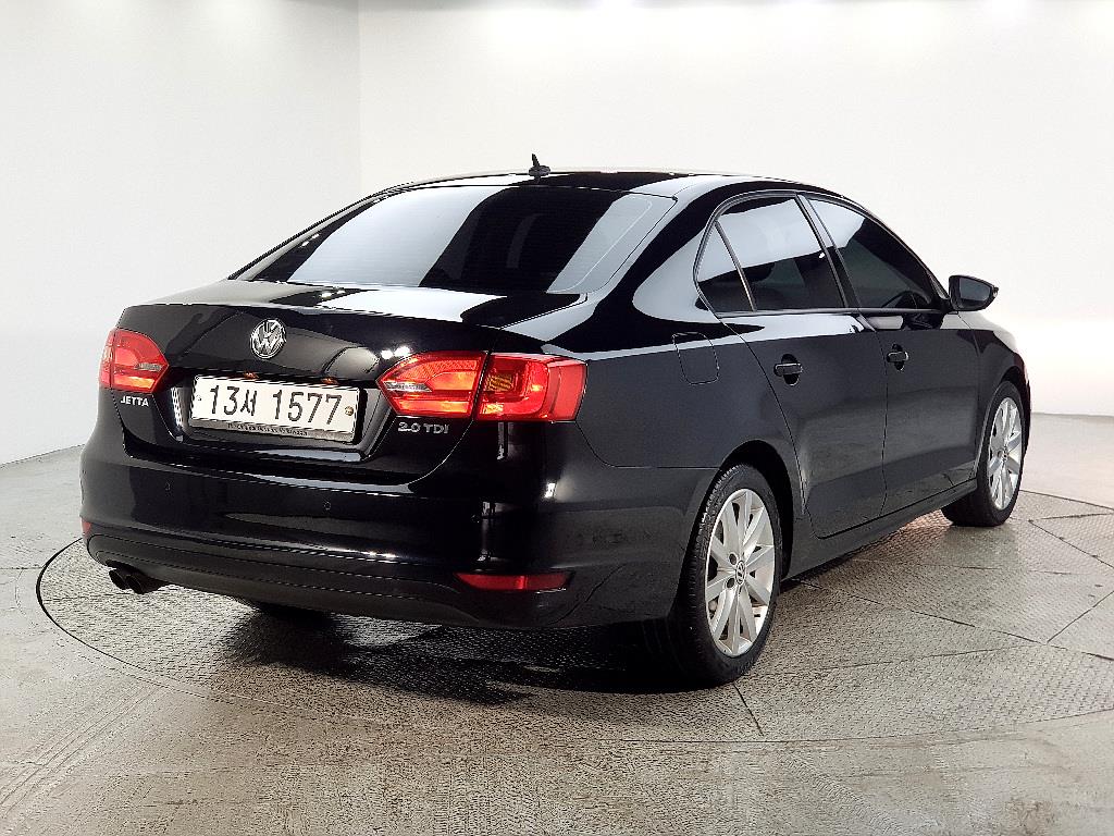 Volkswagen Jetta - Vista 4