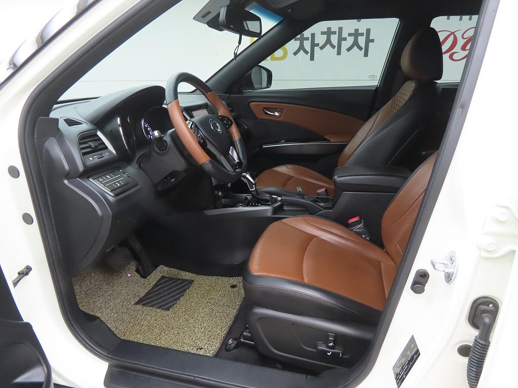 Ssangyong Tivoli - Vista 5