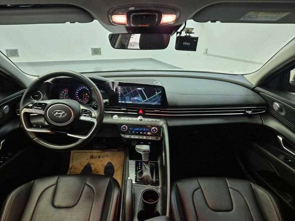 HYUNDAI Avante - Vista 7