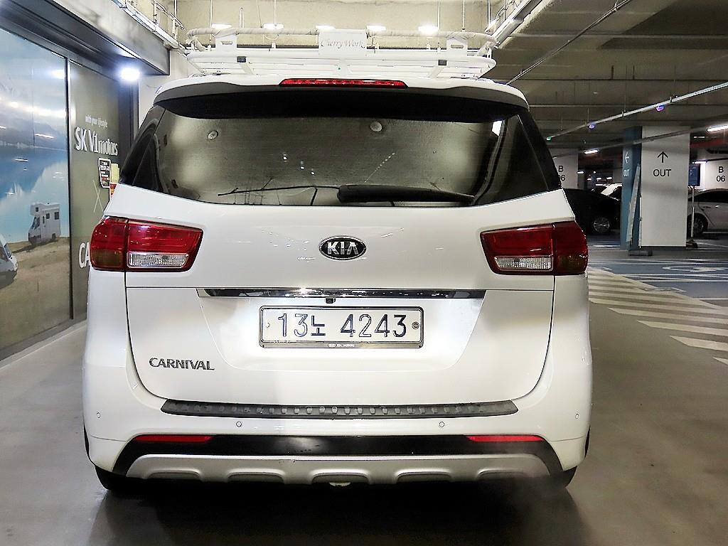 KIA Carnival - Vista 5