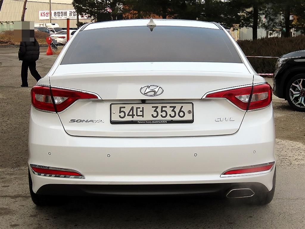 HYUNDAI Sonata - Vista 4