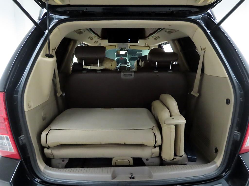 KIA Carnival - Vista 5