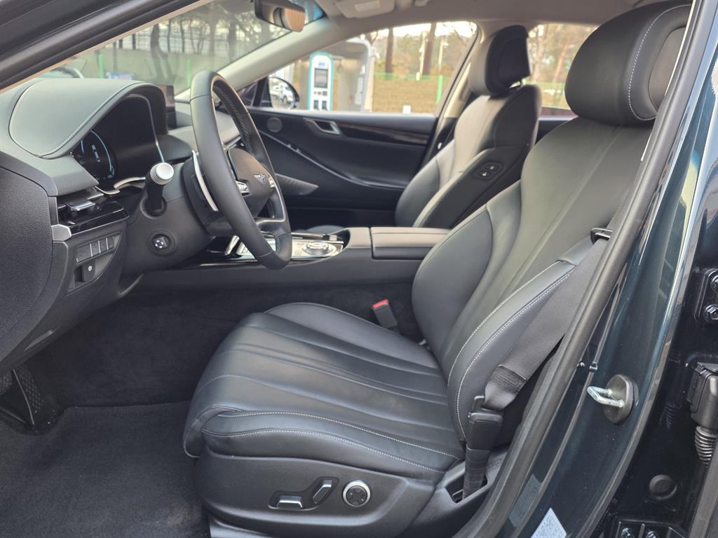 Genesis G80 - Vista 9