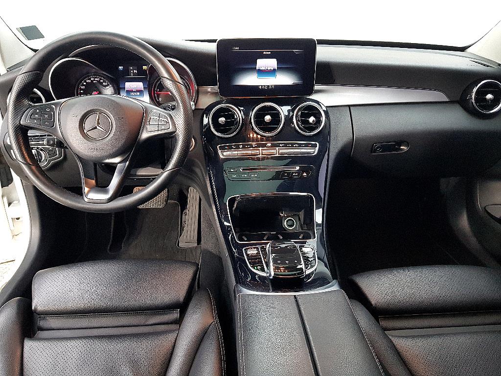 Mercedes Benz C Class - Vista 5