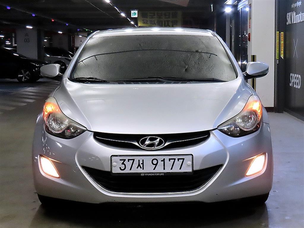 HYUNDAI Avante - Vista 2
