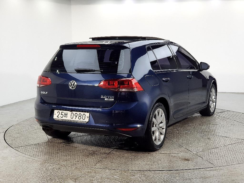 Volkswagen Golf - Vista 4