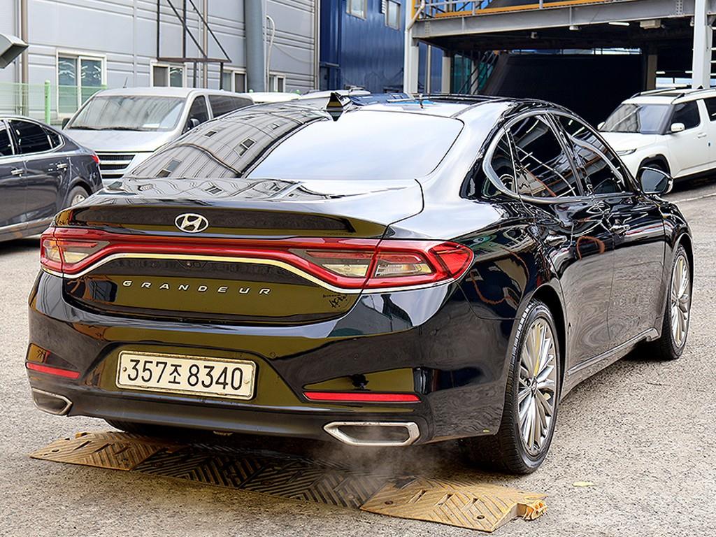 HYUNDAI Grandeur - Vista 7
