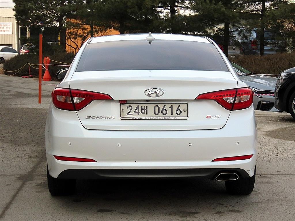 HYUNDAI Sonata - Vista 4