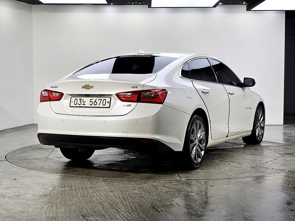 Chevrolet Malibu - Vista 4