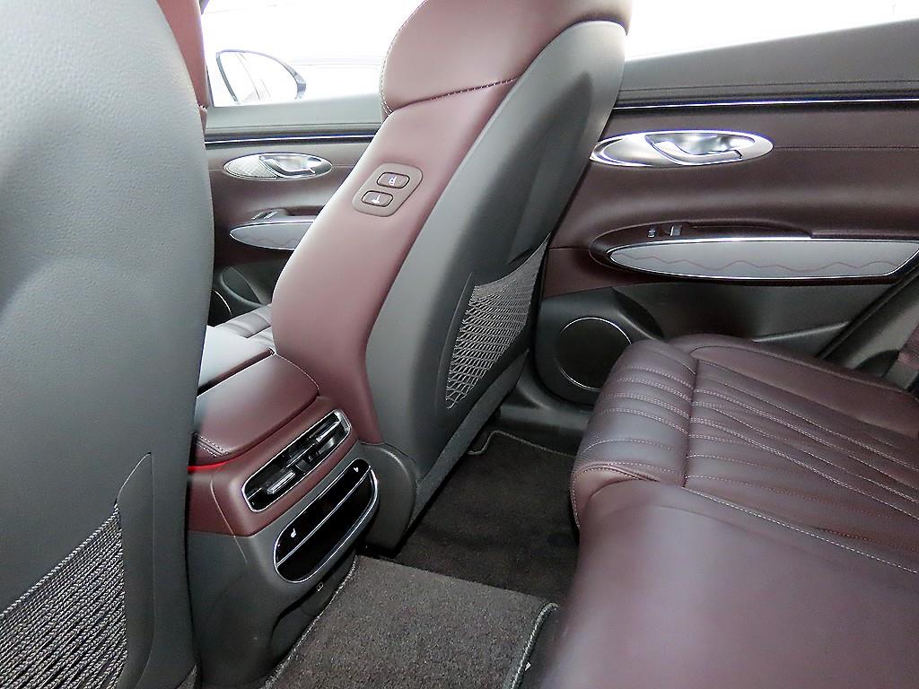 Genesis GV70 2024 Blanco - Importación desde Corea - HF Imports Iquique - Foto 16