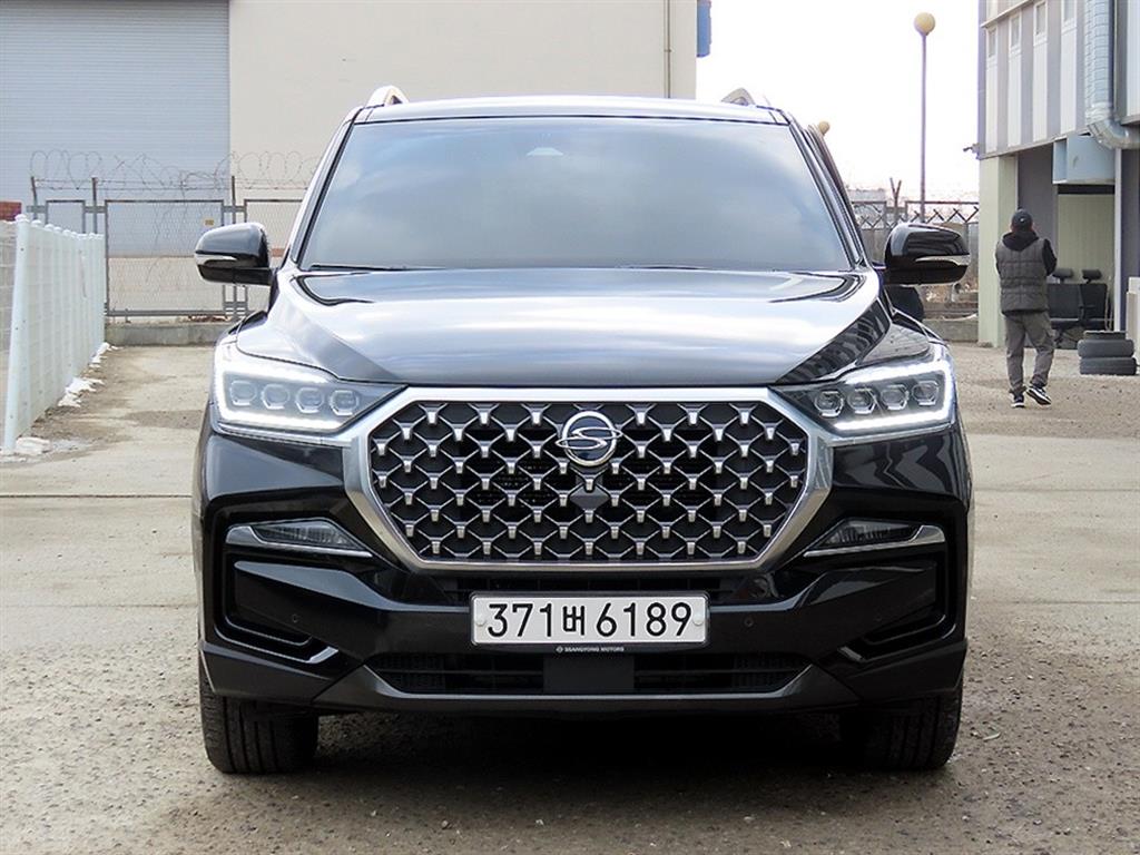 Ssangyong Rexton 2021 Negro - Importación desde Corea - HF Imports Iquique - Foto 1