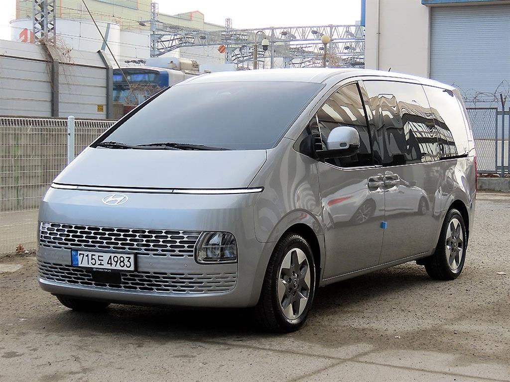 HYUNDAI Staria - Vista 2