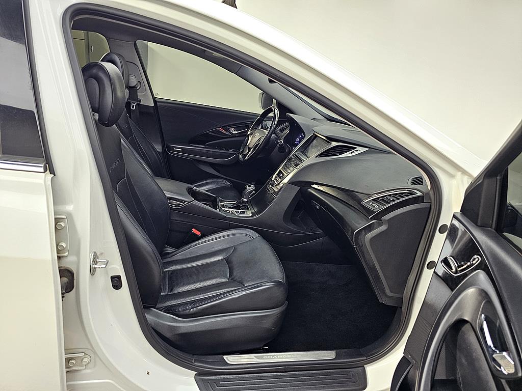 HYUNDAI Grandeur - Vista 11