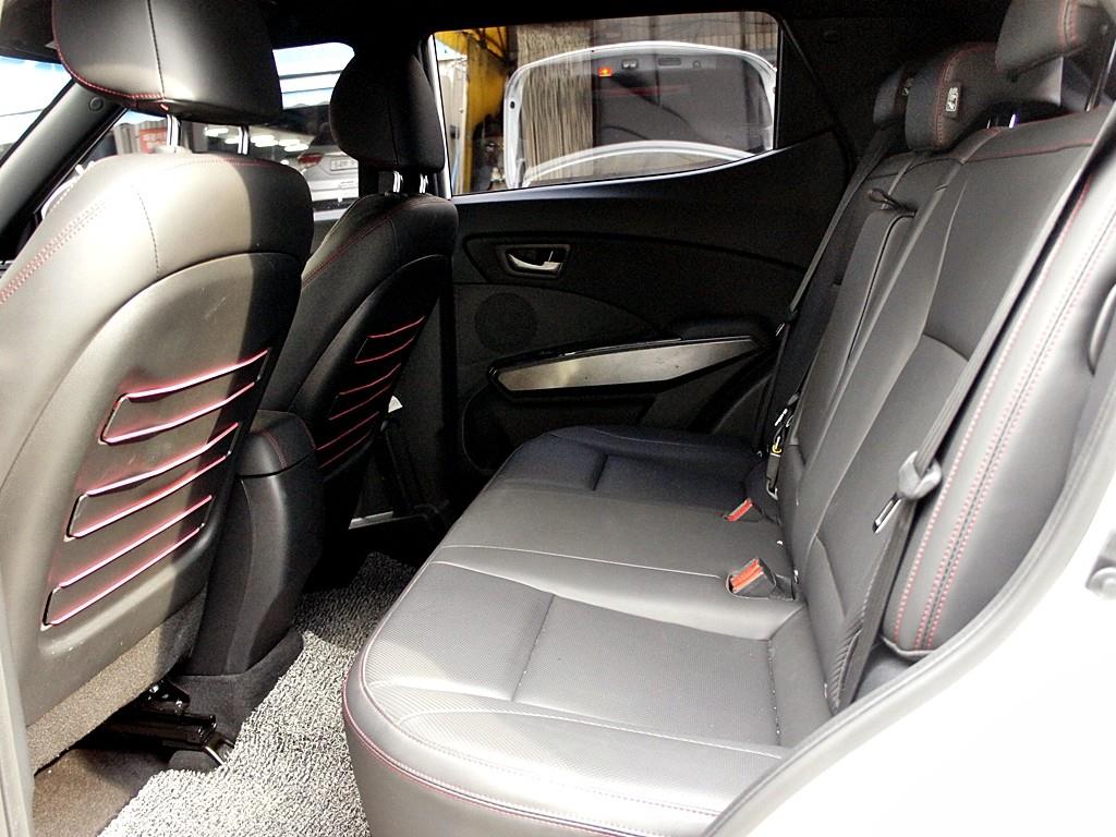 Ssangyong Tivoli - Vista 11