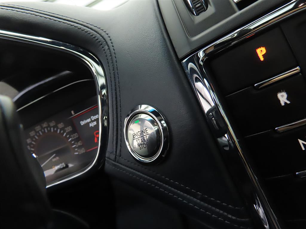 Lincoln Continental - Vista 11