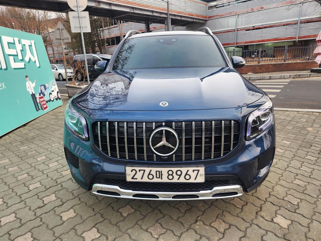 Mercedes Benz GLB Class - Vista 2