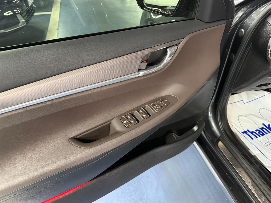 HYUNDAI Grandeur - Vista 9