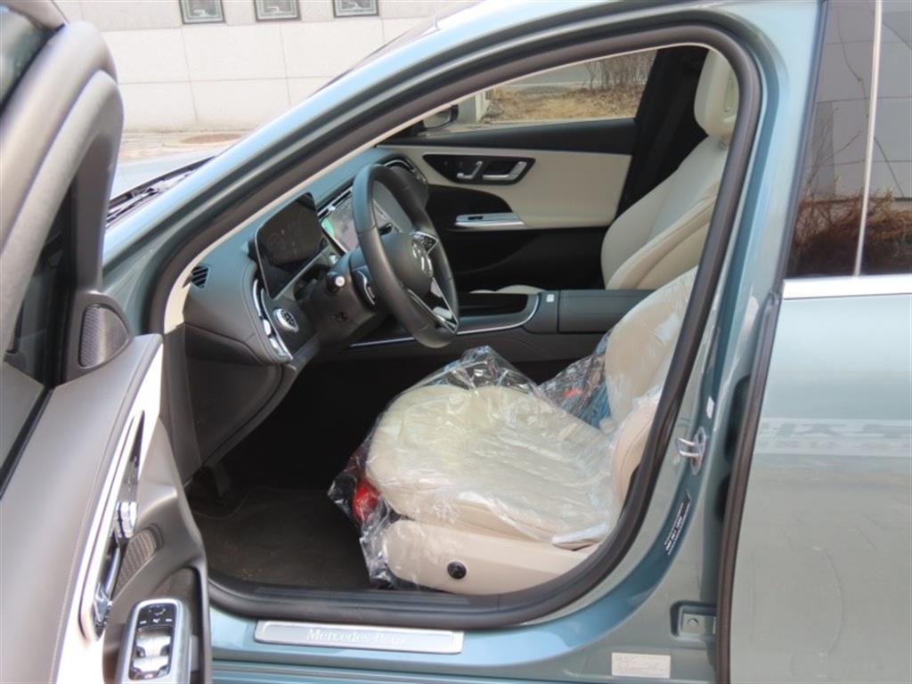 Mercedes Benz E class 2025 skyblue - Importación desde Corea - HF Imports Iquique - Foto 13