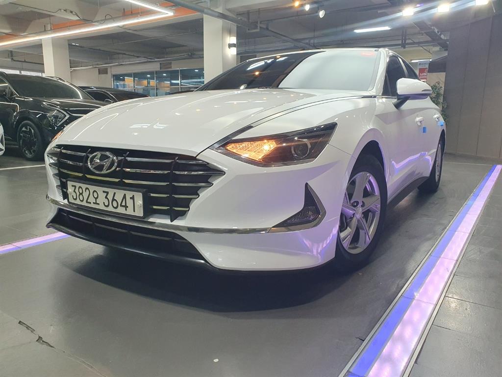 HYUNDAI Sonata - Vista 3