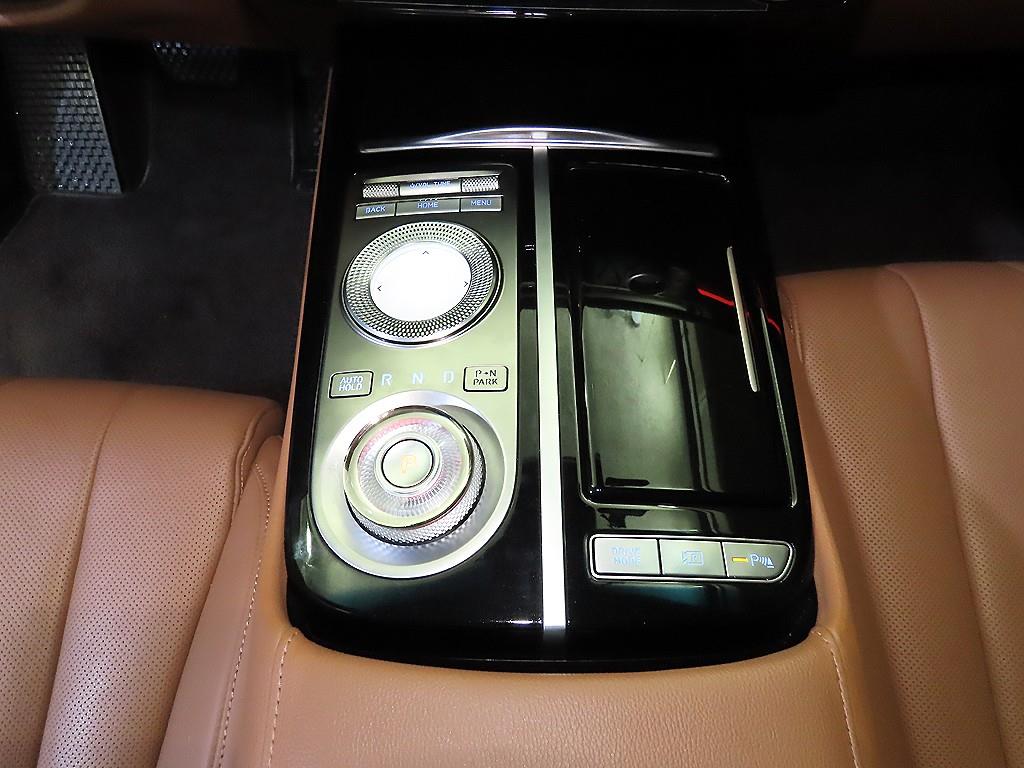 Genesis G80 - Vista 12