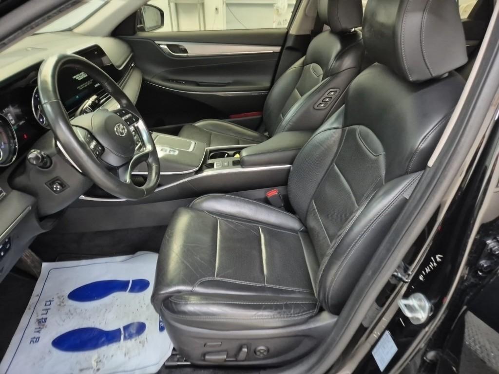 HYUNDAI Grandeur - Vista 11